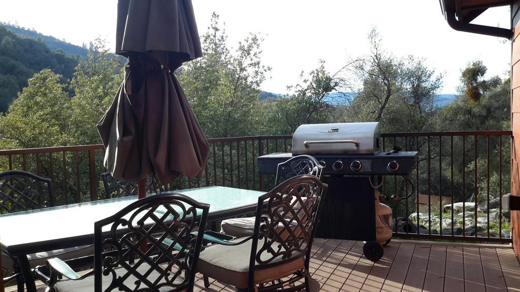 Riverfront Property With Waterfalls Near Yosemite And Bass Lake Окхерст Номер фото